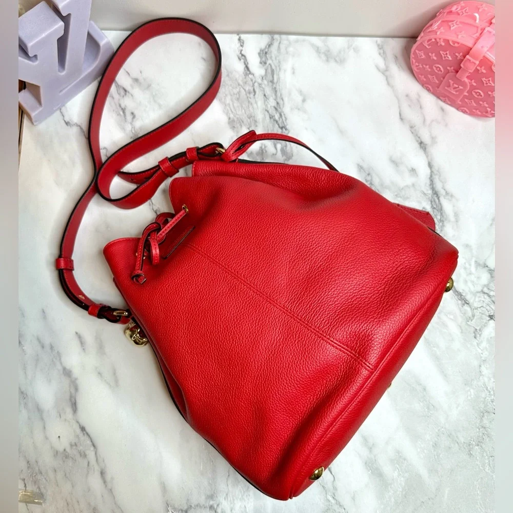 NEW! Alexander McQueen Secchiello Red Leather Skull Padlock Bucket Bag - Picture 4 of 17